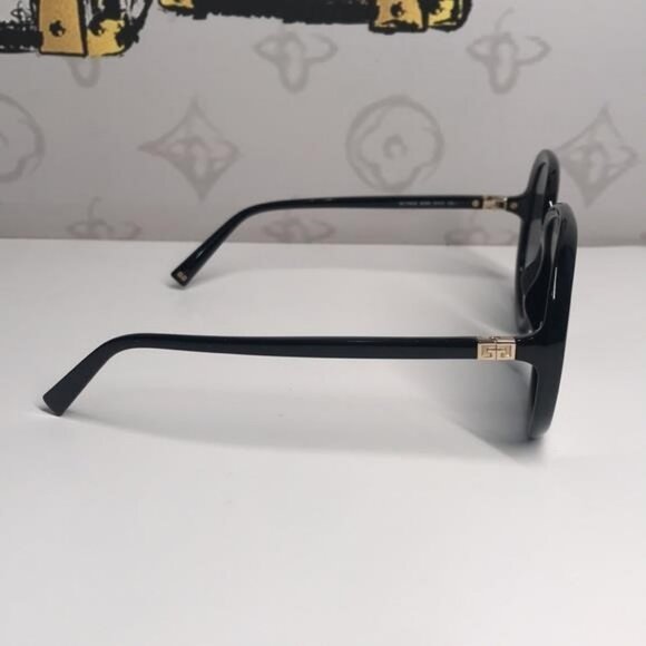 New Authentic Givenchy GV7180/S Sunglasses – Black Frame / Grey - Picture 10 of 13